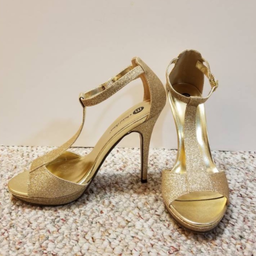 NWT Gold glitter t-strap heels